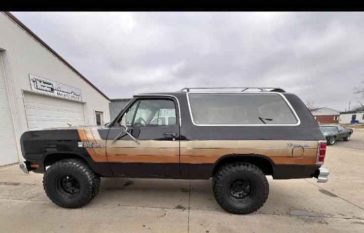 1985 Dodge Ram Charger Royal SE