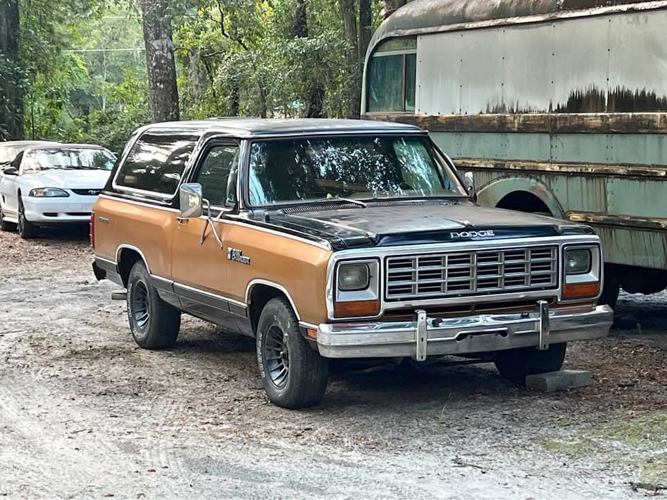 1985 Dodge Ram Charger D150 Royal SE