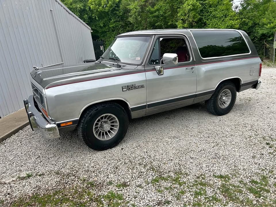1990 Dodge Ram Charger SE
