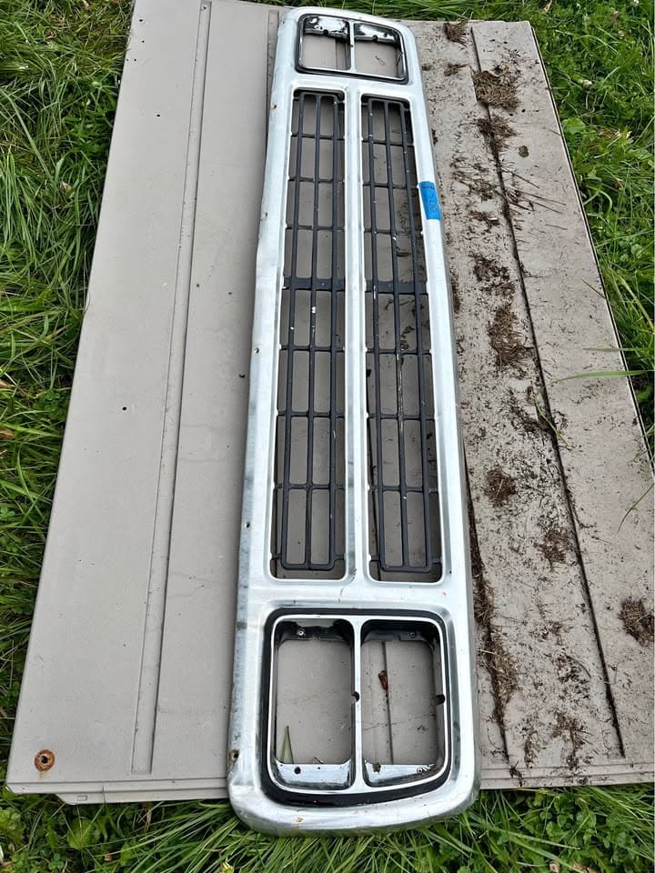 1979 Dodge Little Red Express Ramcharger Grille